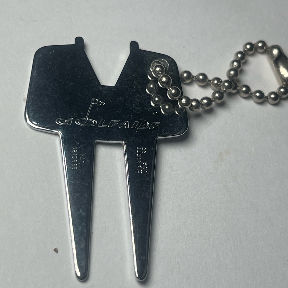 GTE Golf Aide Divot Tool Keychain